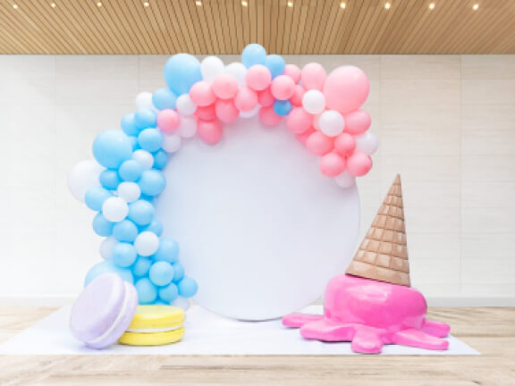 Зачем заказывать выездную фотозону?