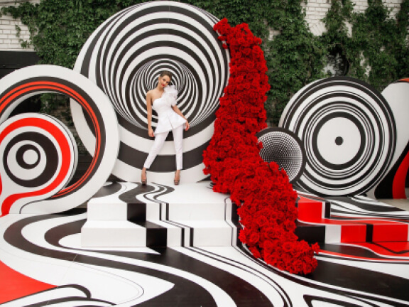 Зачем заказывать выездную фотозону?